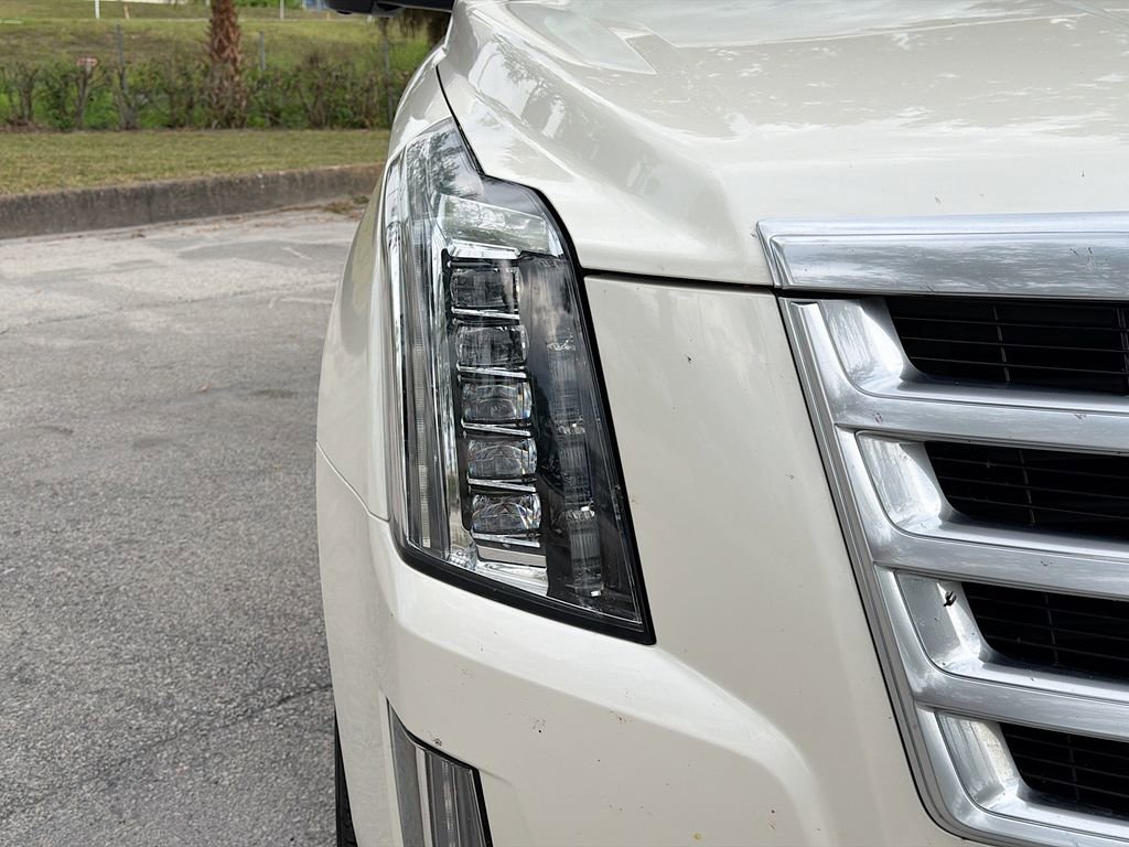 Used 2015 Cadillac Escalade ESV Luxury AWD/4WD image 9