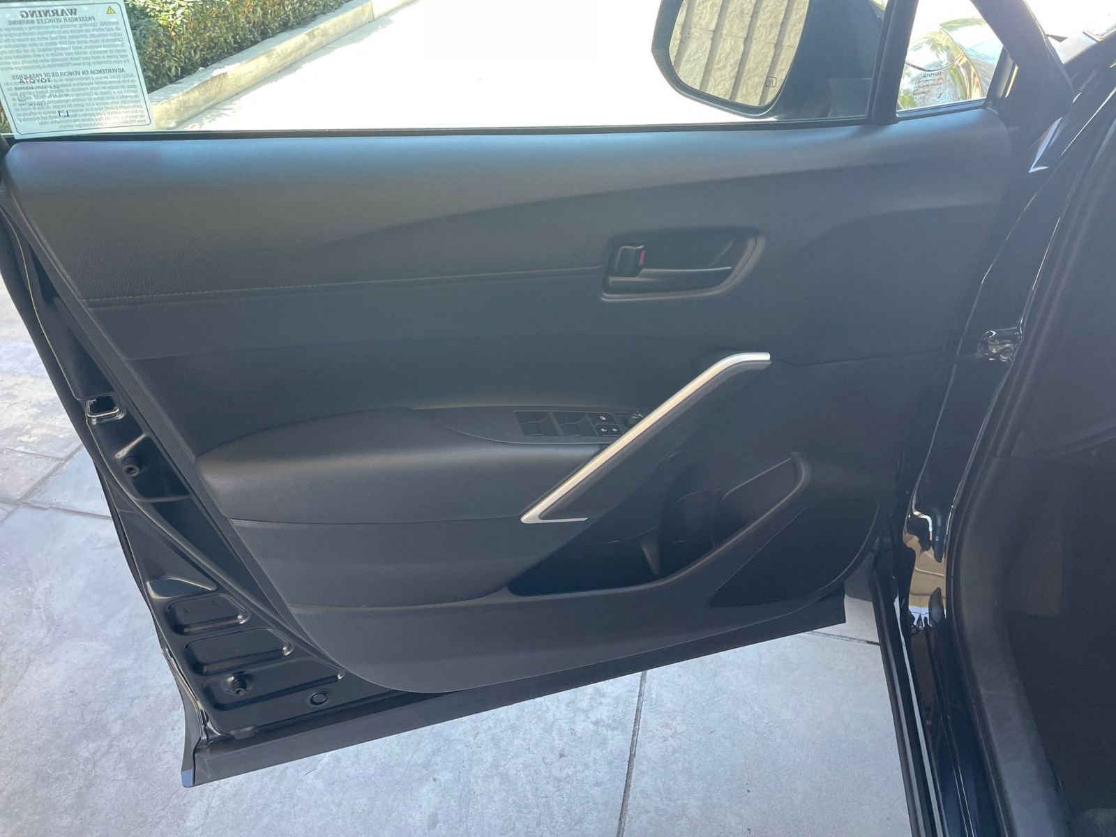 Used 2025 Toyota Corolla Cross LE image 18