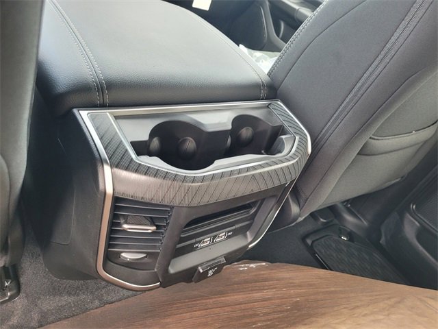 New 2026 RAM 1500 4x4 Crew Cab image 8