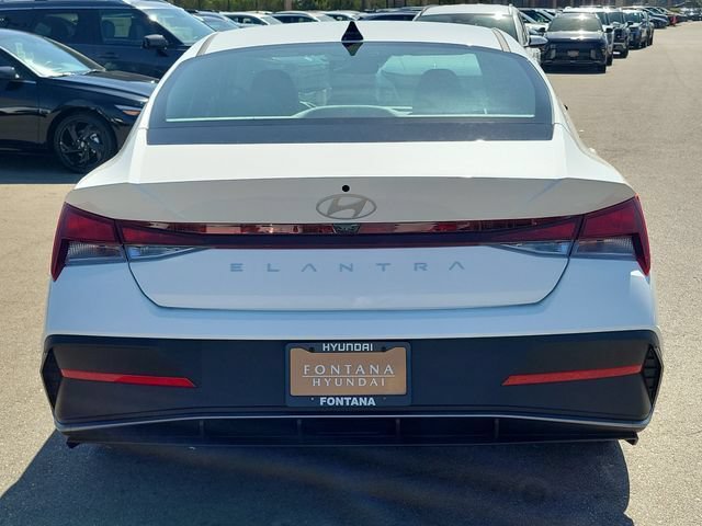 New 2026 Hyundai Elantra SE FWD image 30