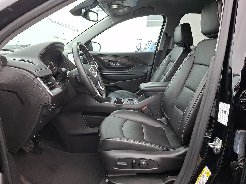 Used 2024 GMC Terrain SLT image 16