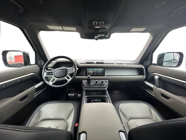 Used 2022 Land Rover Defender 110 X-Dynamic SE AWD/4WD image 12