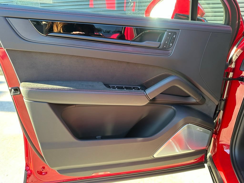 Certified 2026 Porsche Cayenne GTS AWD/4WD image 18