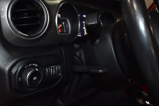 Used 2022 Jeep Wrangler Unlimited Sahara w/ Dual Top Group AWD/4WD image 17