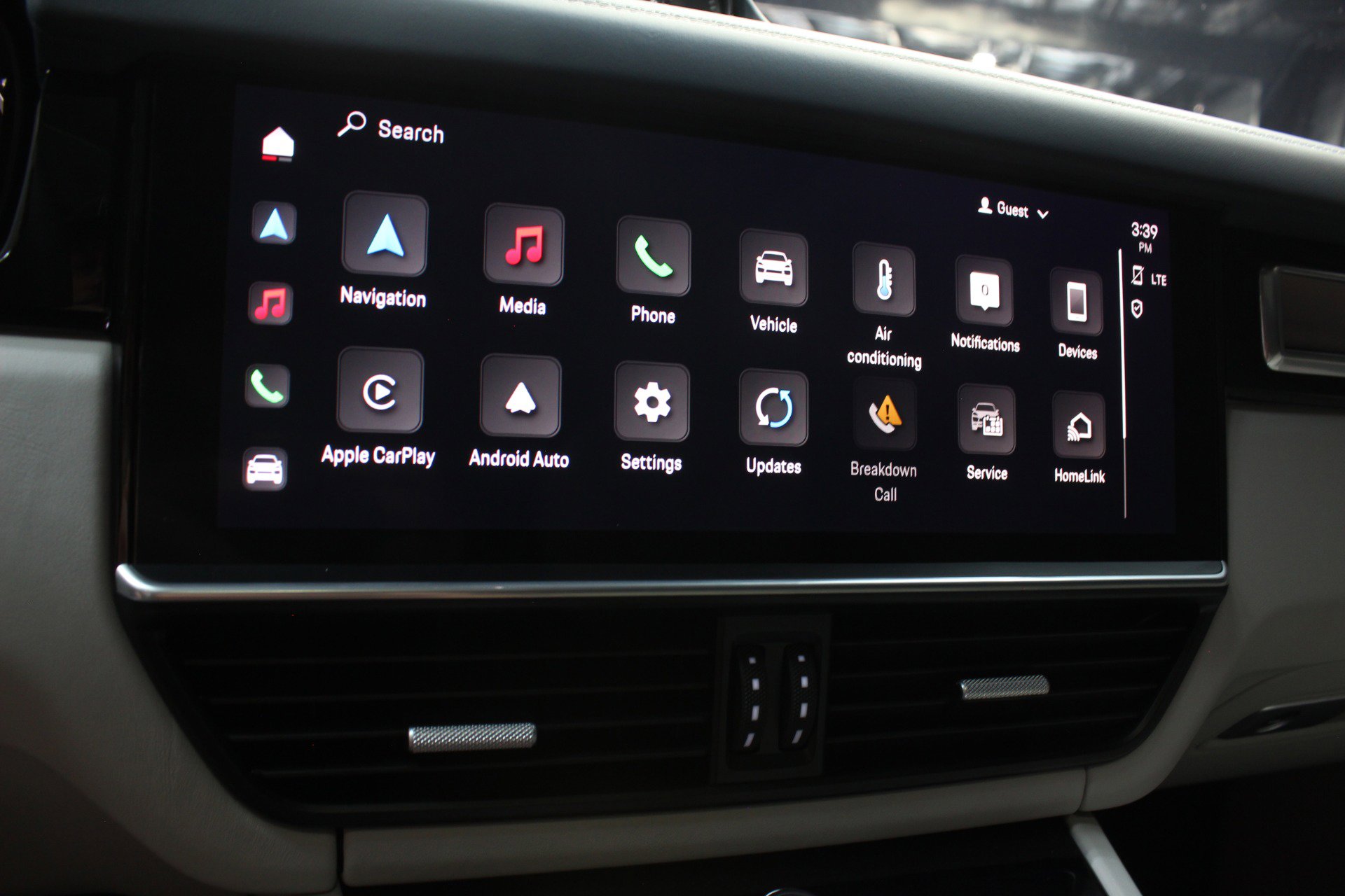 Used 2023 Porsche Cayenne Platinum Edition image 68