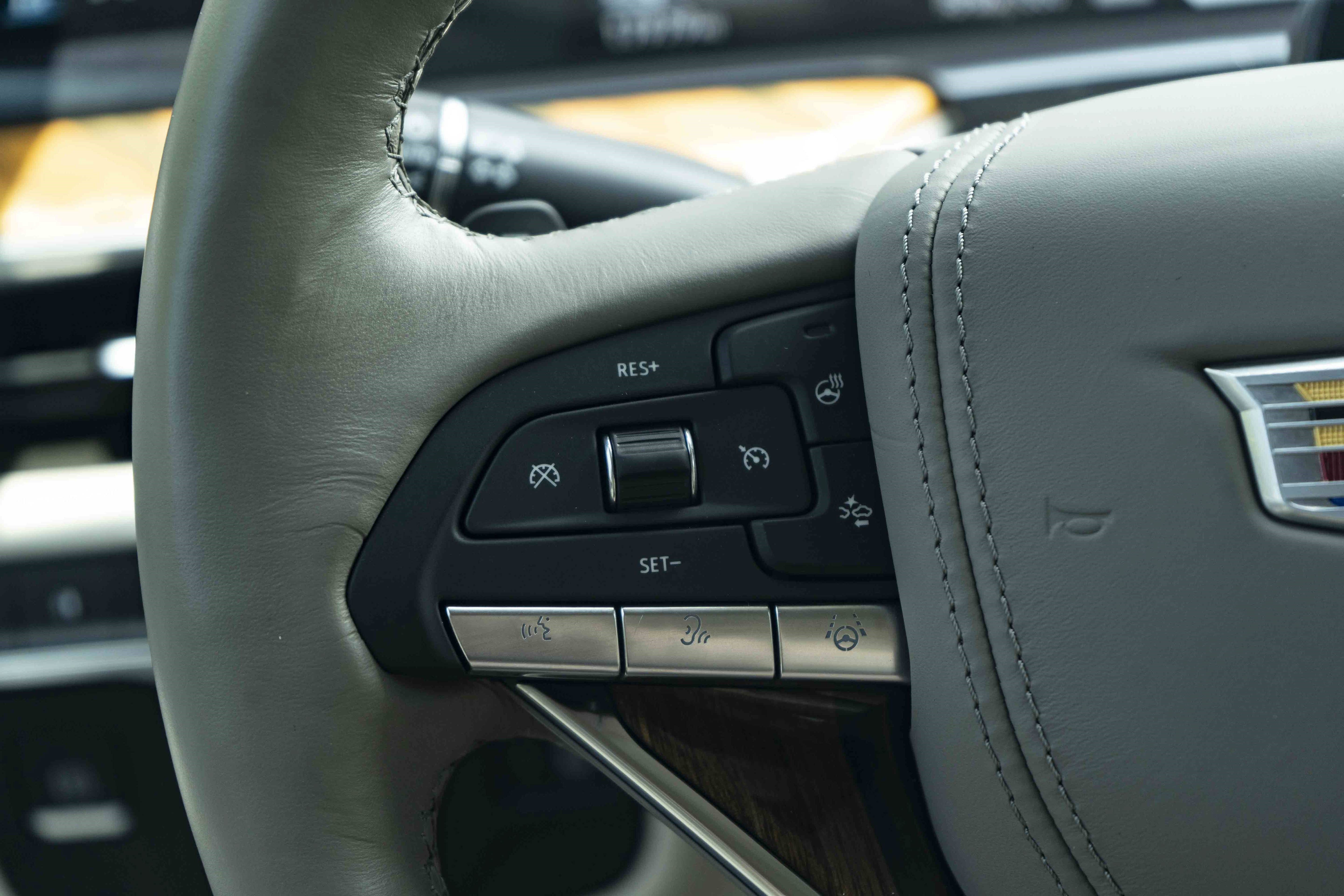 Used 2024 Cadillac Escalade Premium Luxury Platinum w/ LPO, Floor Liner Package AWD/4WD image 23