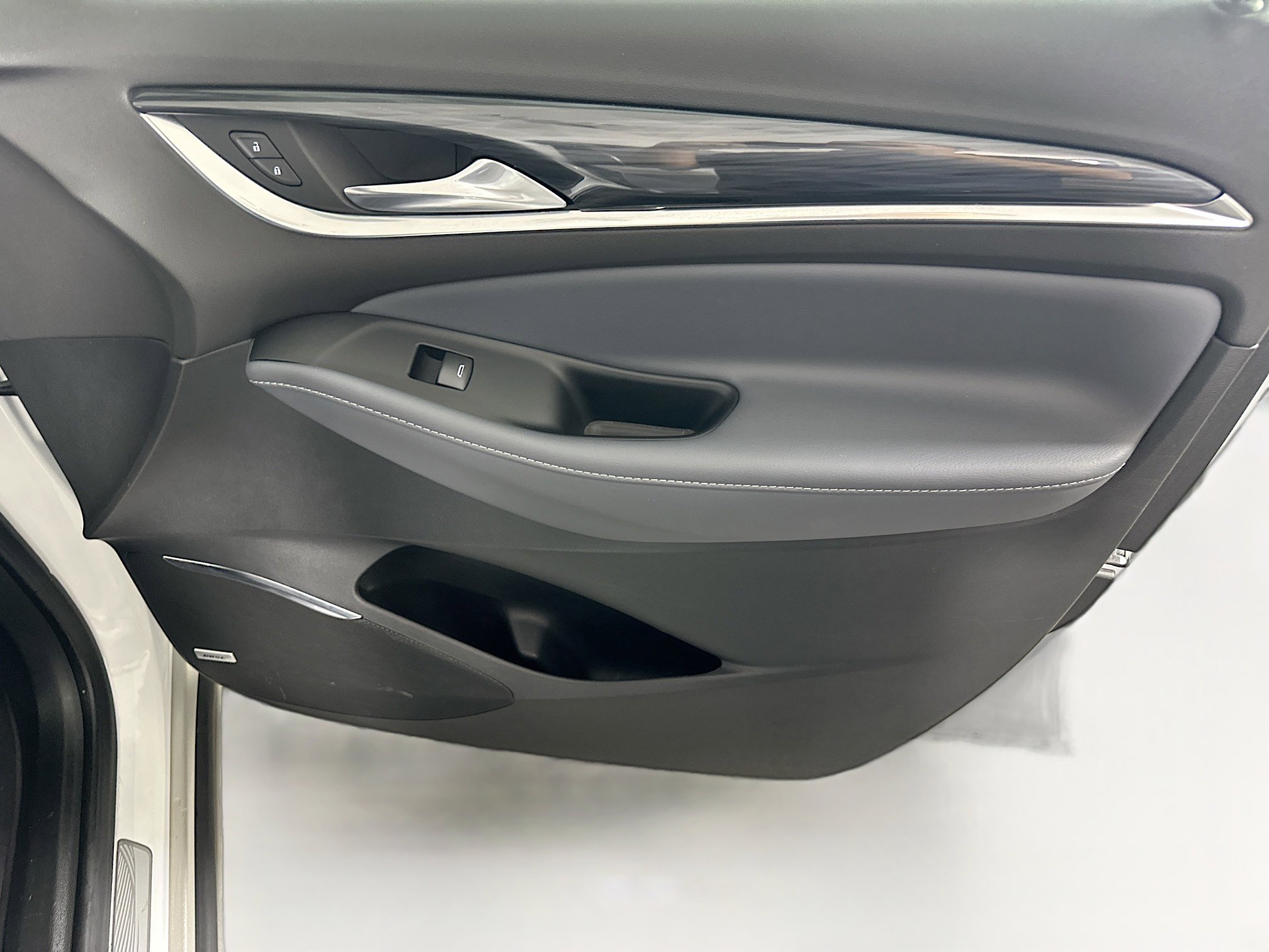 Used 2024 Buick Enclave Premium image 32