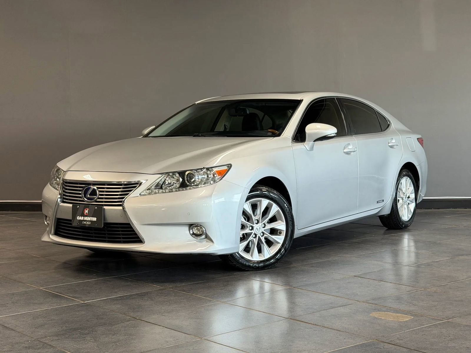 Used 2014 Lexus ES 300h w/ Luxury Package w/Bamboo Trim