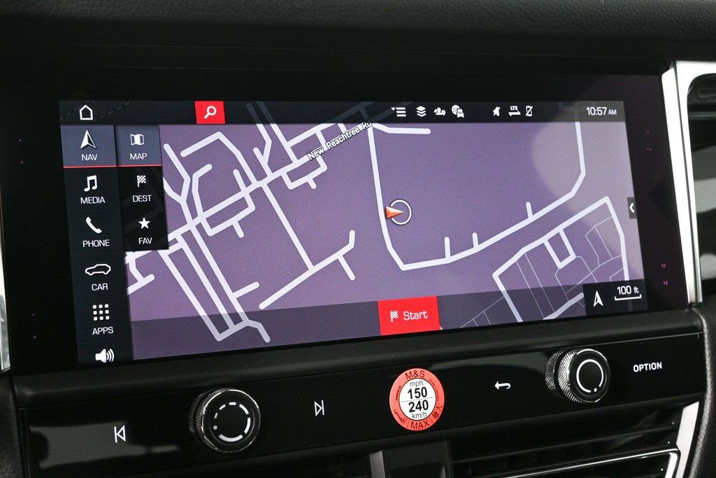 Certified 2025 Porsche Macan image 13