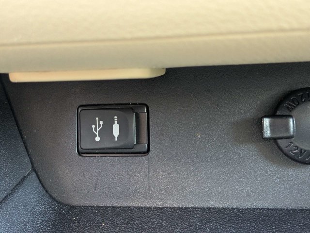 Used 2014 Toyota Highlander XLE FWD image 26