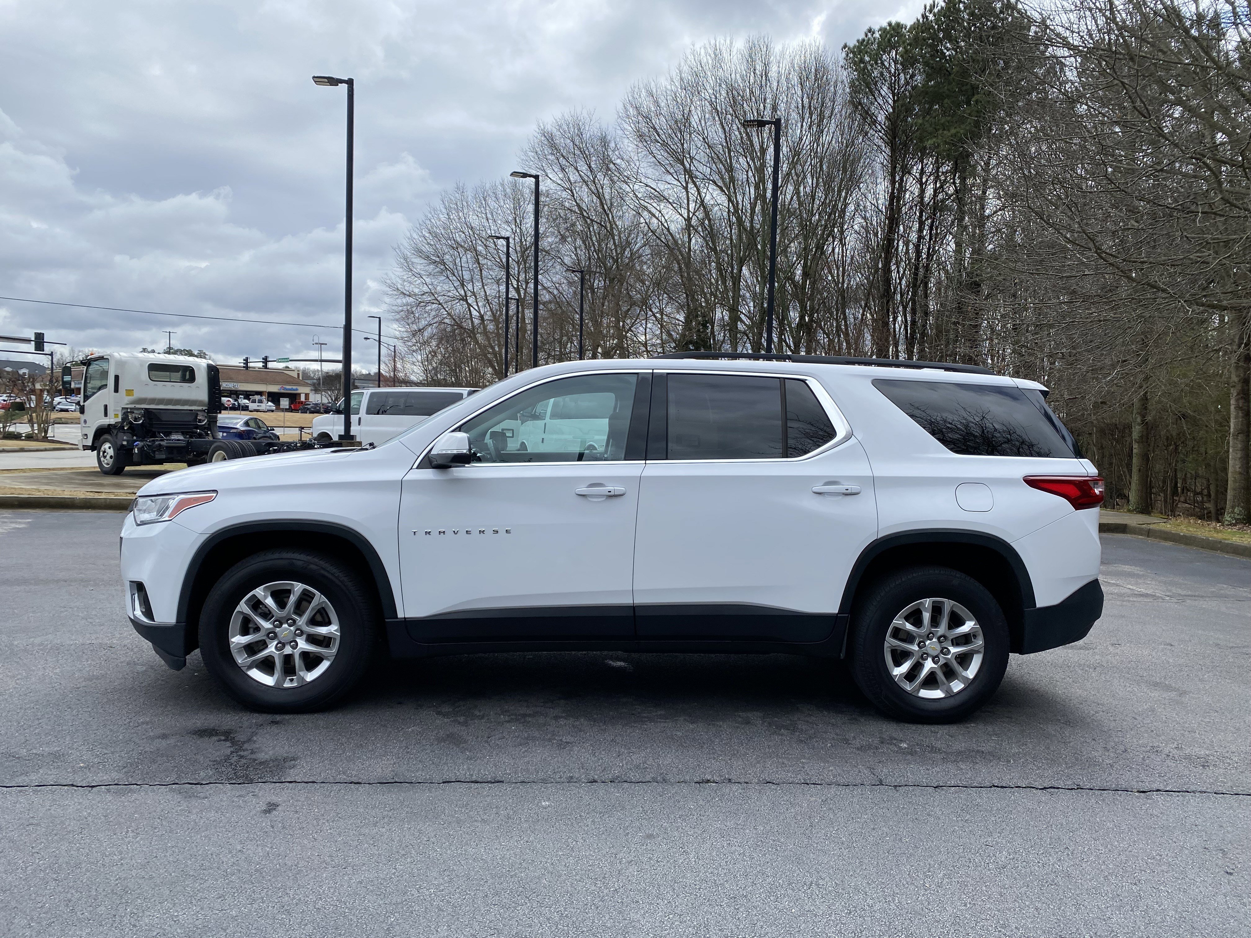 Used 2021 Chevrolet Traverse LT image 6