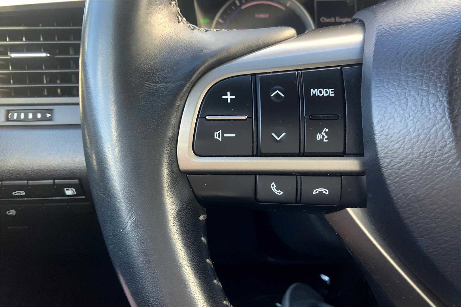 Used 2017 Lexus RX 450h AWD image 23