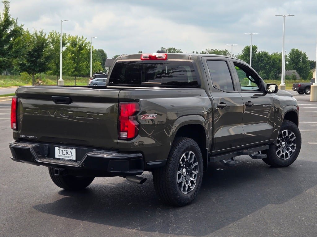 Used 2024 Chevrolet Colorado Z71 w/ Advanced Trailering Package AWD/4WD image 12