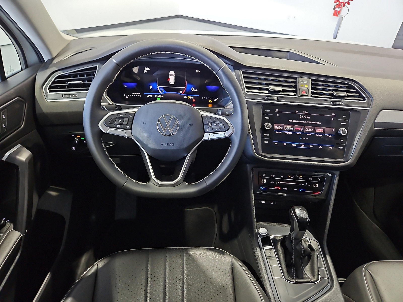 Certified 2023 Volkswagen Tiguan SE image 7