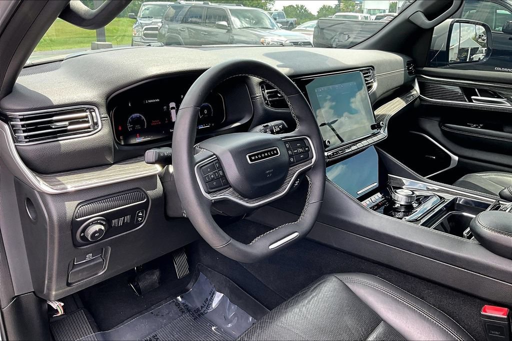 Used 2022 Jeep Wagoneer Series III RWD image 18