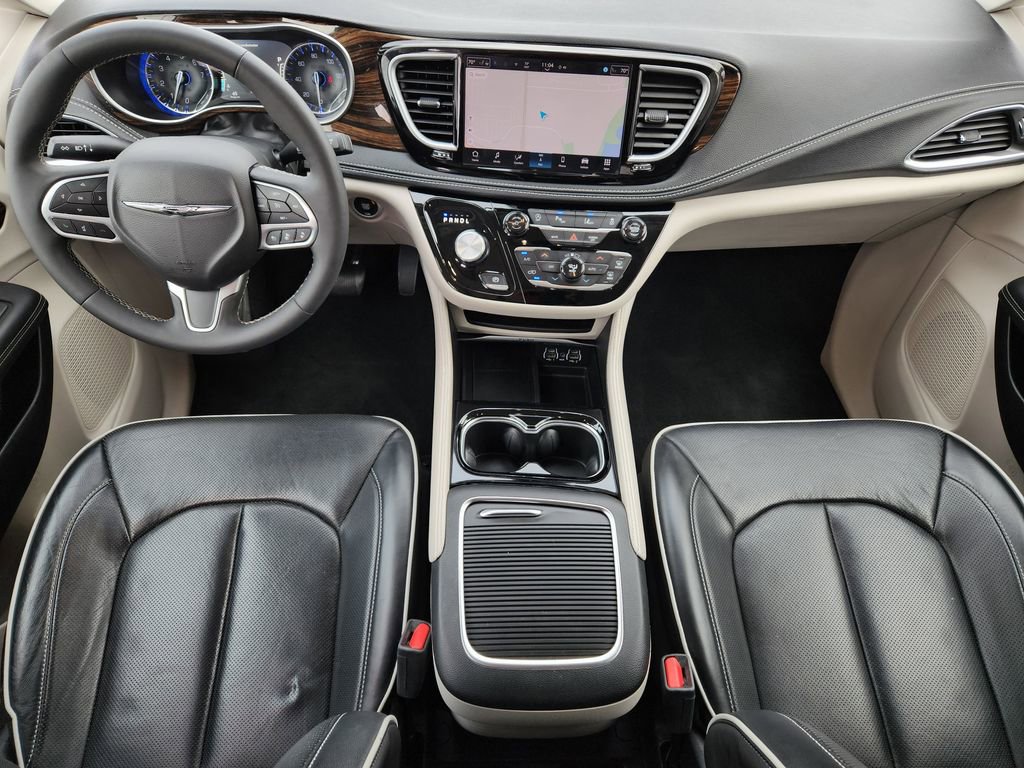 Used 2024 Chrysler Pacifica Limited image 32