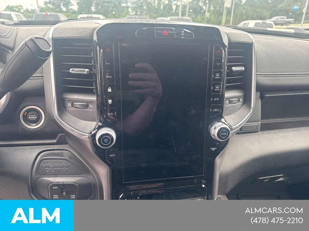 Used 2025 RAM 3500 Laramie AWD/4WD image 19