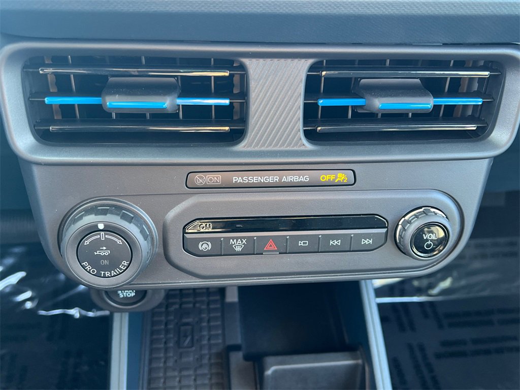 Used 2025 Ford Maverick Lobo image 23