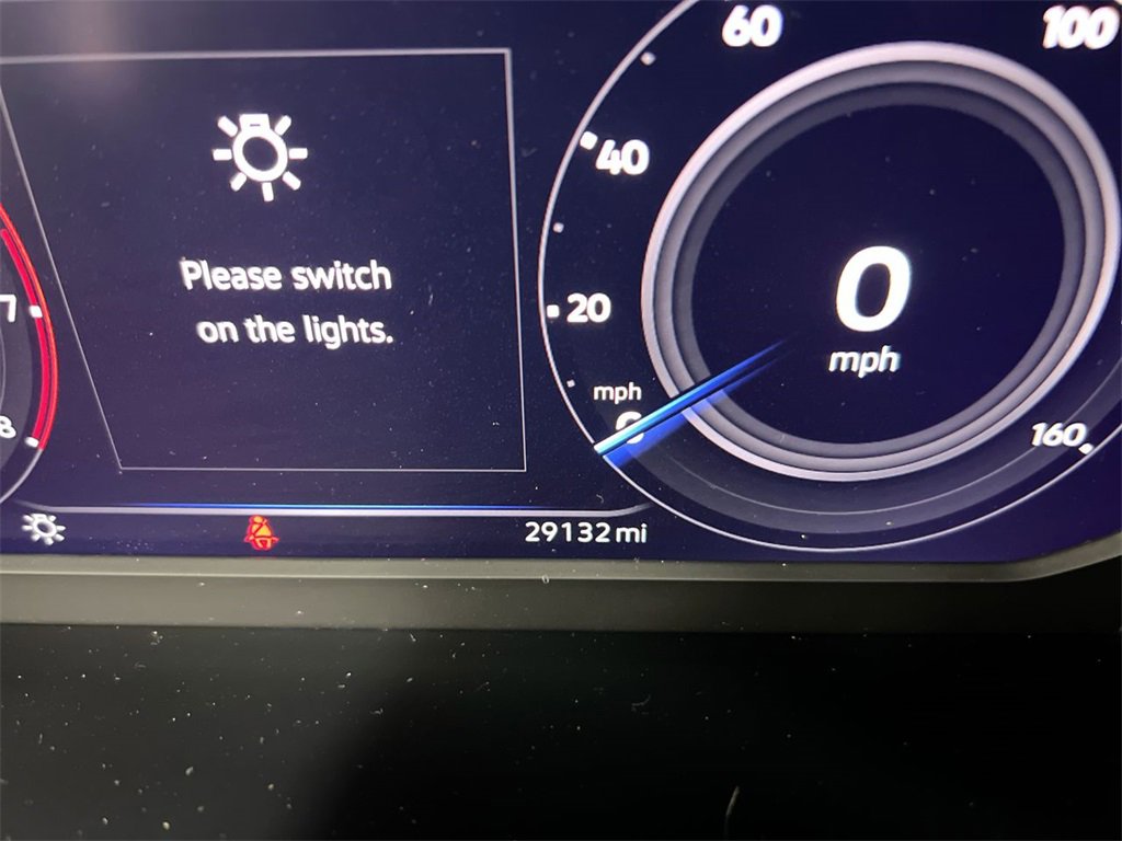 Used 2022 Volkswagen Tiguan SEL R-Line image 12