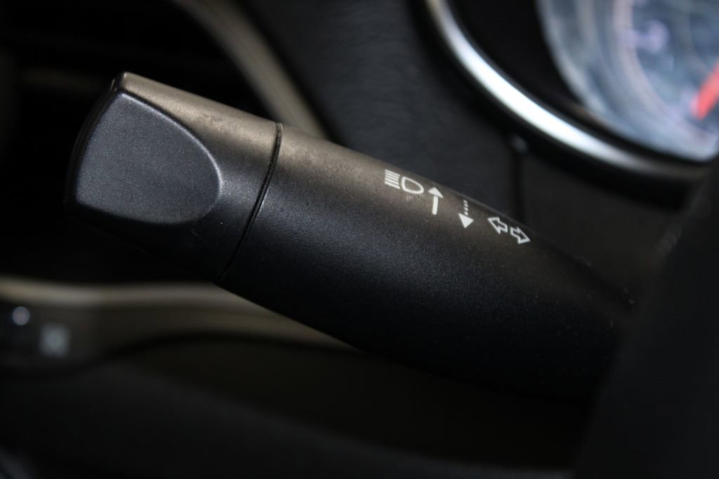 Used 2019 Jeep Cherokee Latitude Plus w/ Comfort/Convenience Group image 23