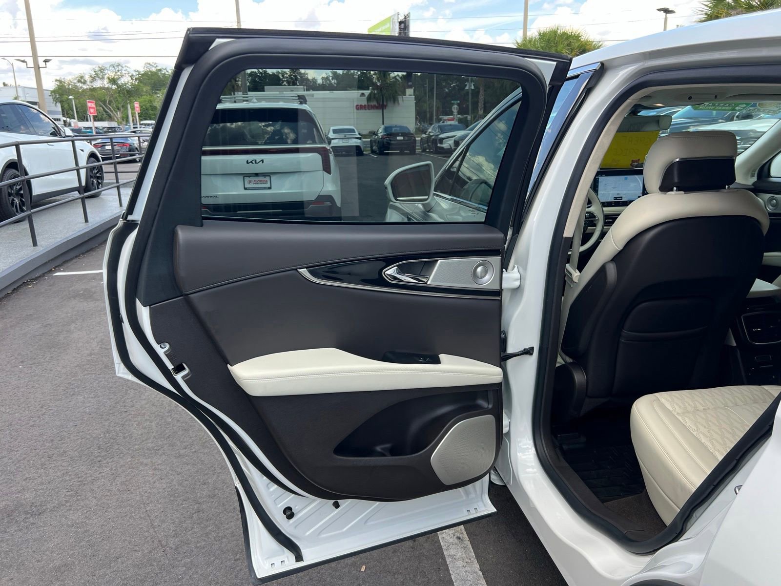 Used 2021 Lincoln Nautilus Black Label w/ Class II Trailer Tow Package AWD/4WD image 49