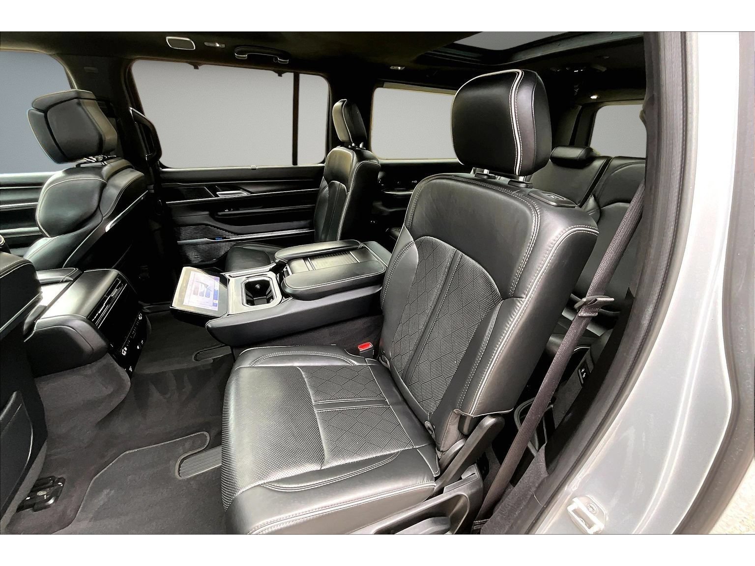 Used 2024 Jeep Grand Wagoneer L Series II w/ Quick Order Packagew 28T AWD/4WD image 34