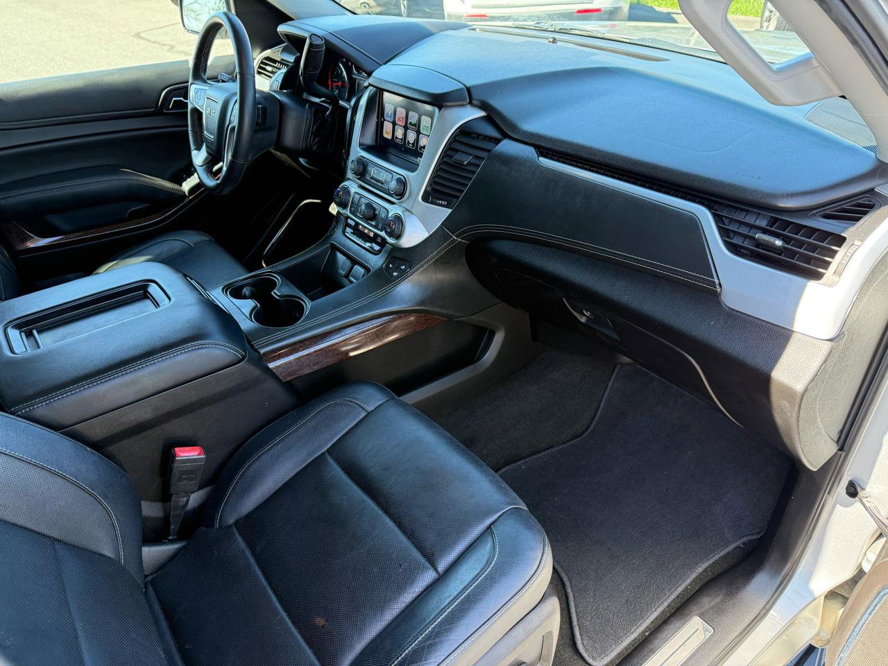 Used 2018 GMC Yukon SLT w/ Premium Edition image 19