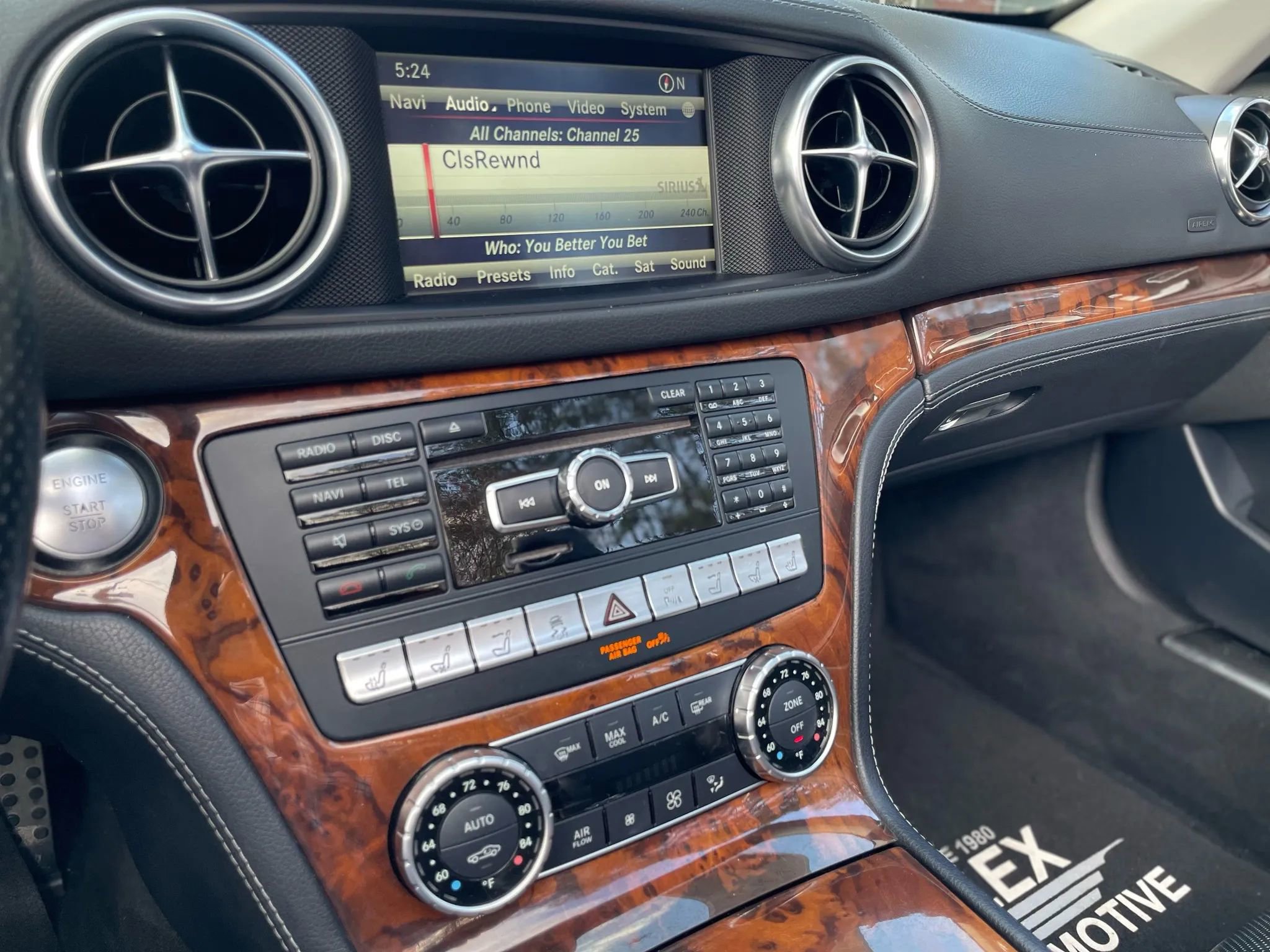 Used 2016 Mercedes-Benz SL 550 w/ Driver Assistance Package image 33