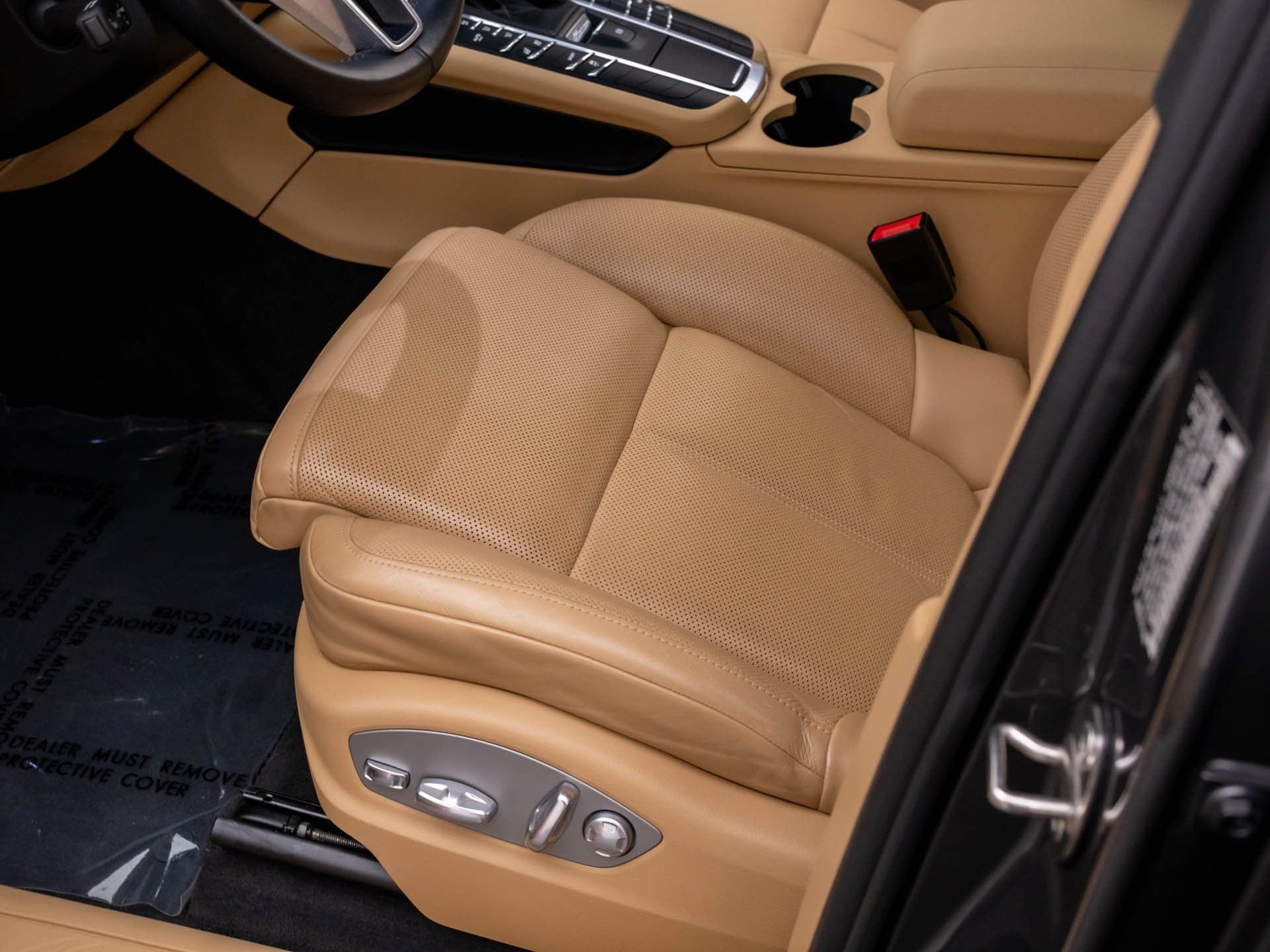 Used 2018 Porsche Macan image 15