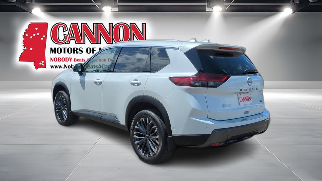 Used 2025 Nissan Rogue SL w/ Tech Package image 7