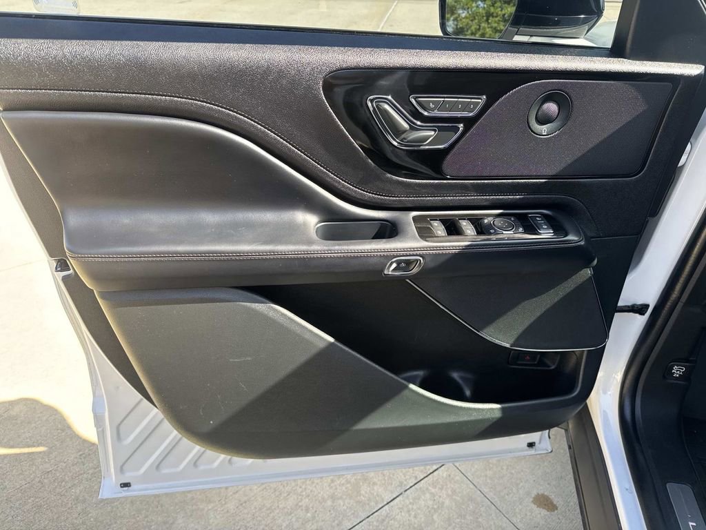 Used 2022 Lincoln Aviator Reserve w/ Elements Package Plus RWD image 19