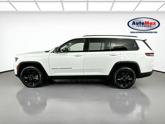 Used 2022 Jeep Grand Cherokee L Limited w/ Black Appearance Package image 9