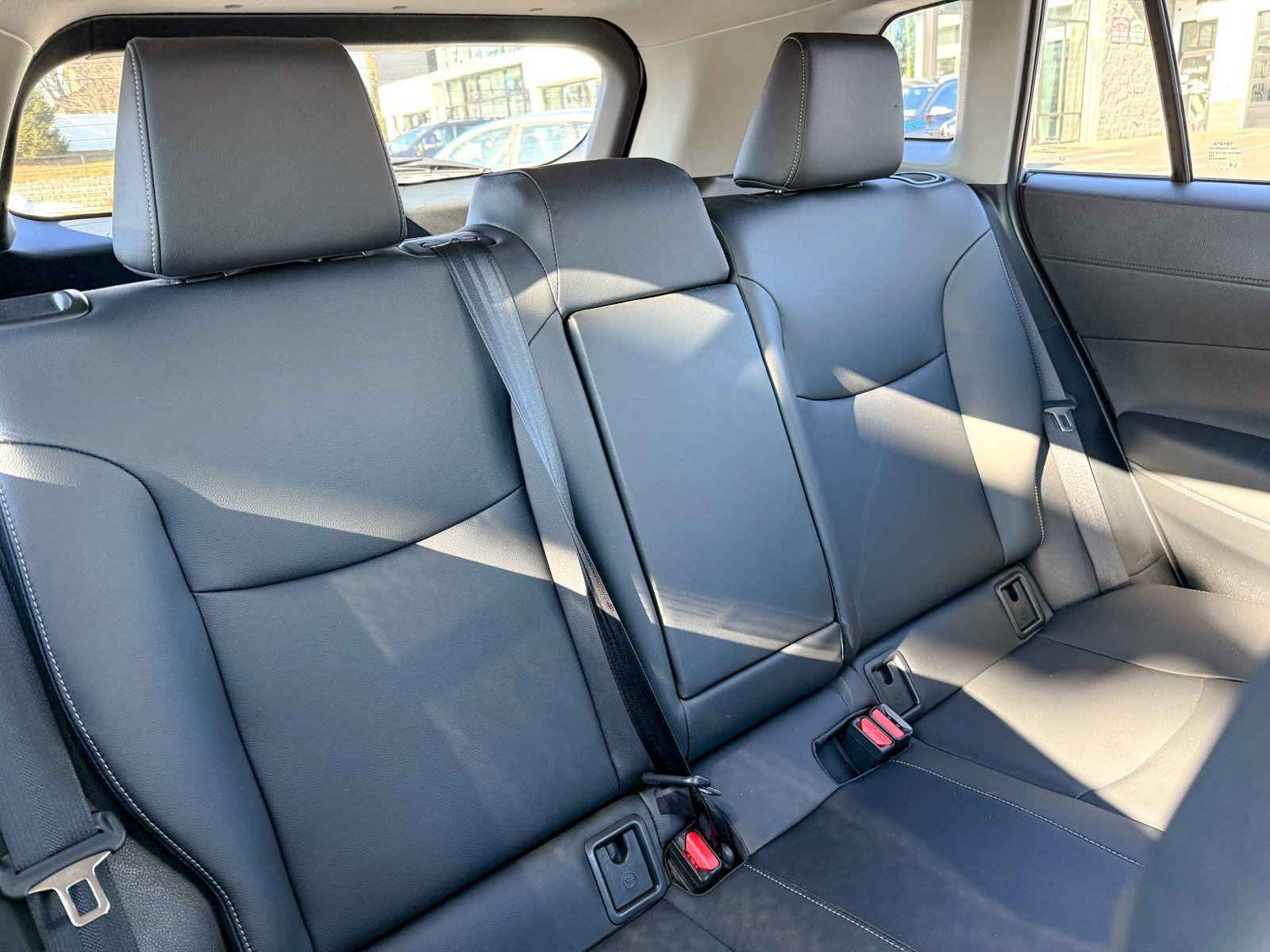 Used 2022 Toyota Corolla Cross XLE w/ Convenience Package image 17