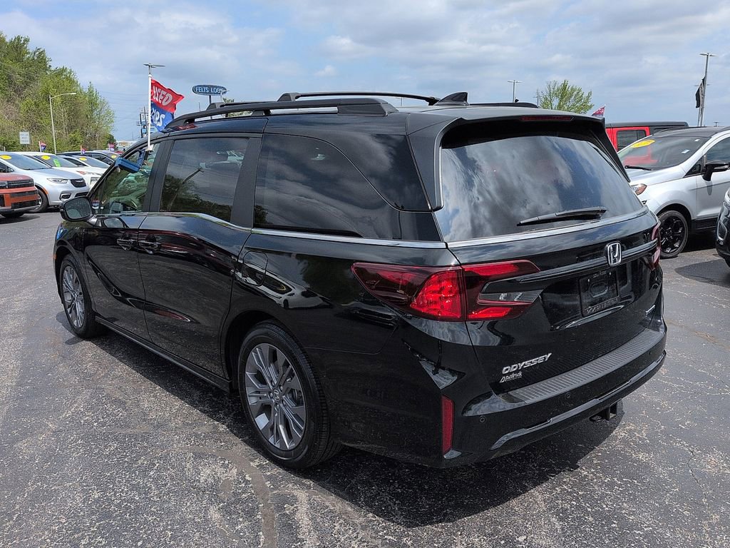 Used 2025 Honda Odyssey Touring image 5