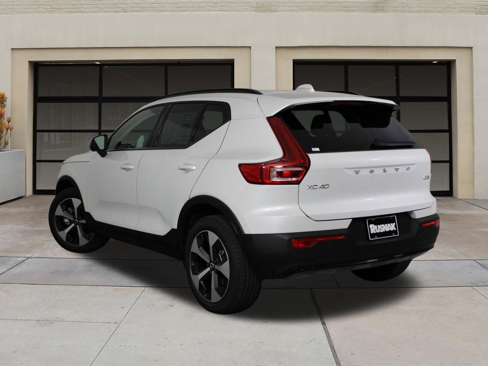 New 2026 Volvo XC40 B5 Plus w/ Climate Package AWD/4WD image 3