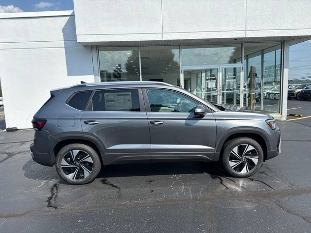 New 2026 Volkswagen Taos SE AWD/4WD image 8