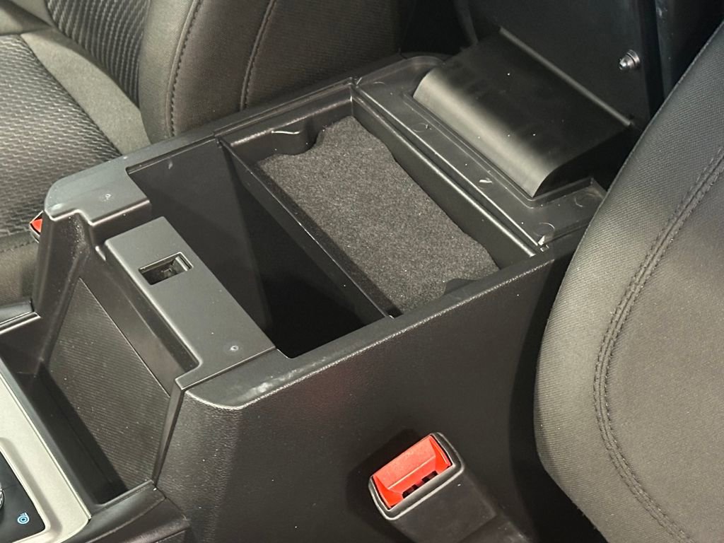 Used 2023 Ford Explorer XLT image 23