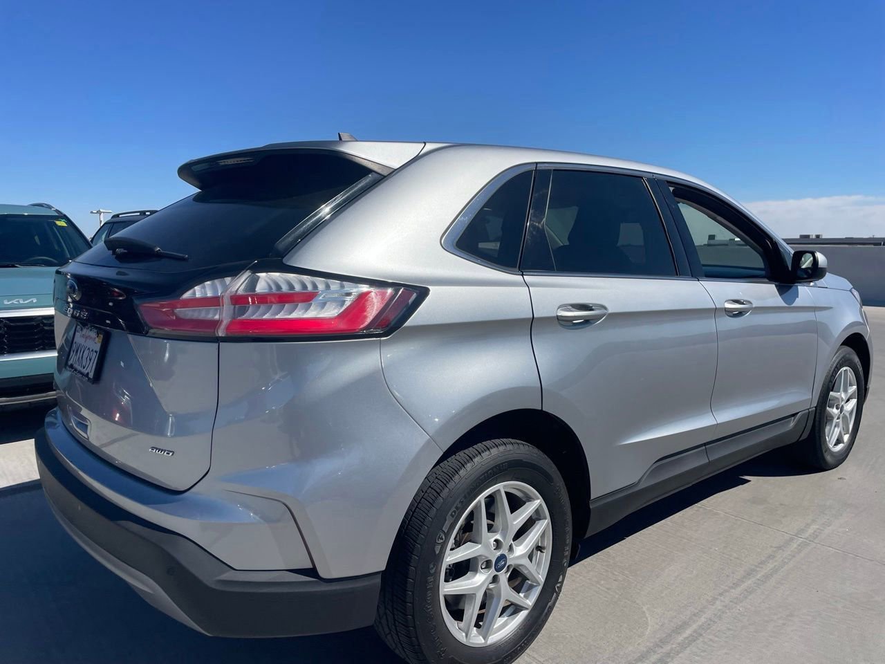 Used 2022 Ford Edge SEL image 2