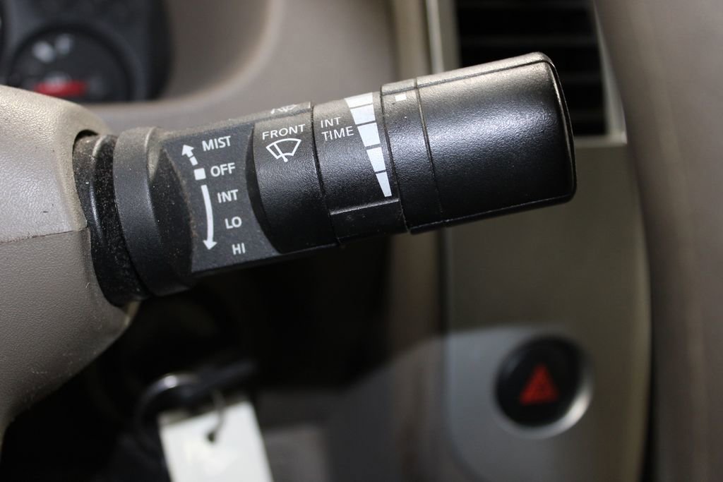 Used 2014 Nissan Frontier SV image 23