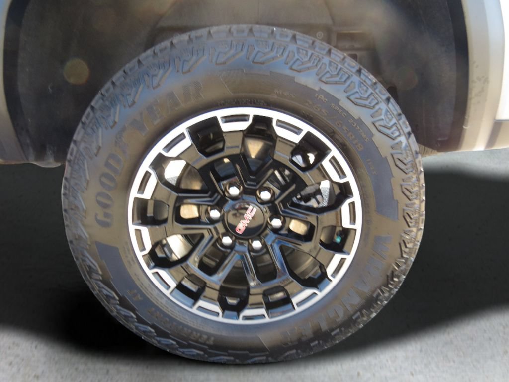 Certified 2026 GMC Canyon AT4 w/ AT4 Premium Package AWD/4WD image 12