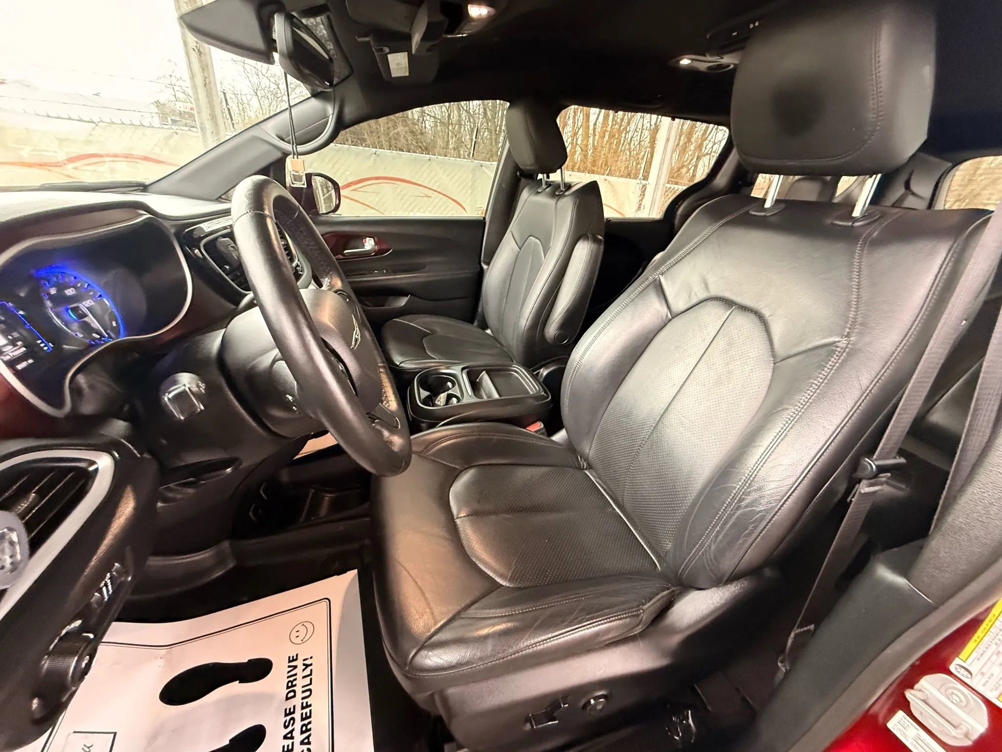 Used 2020 Chrysler Pacifica Touring-L image 16