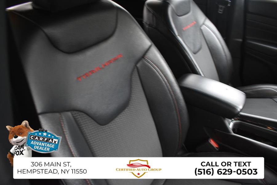 Used 2025 Jeep Compass Trailhawk AWD/4WD image 23