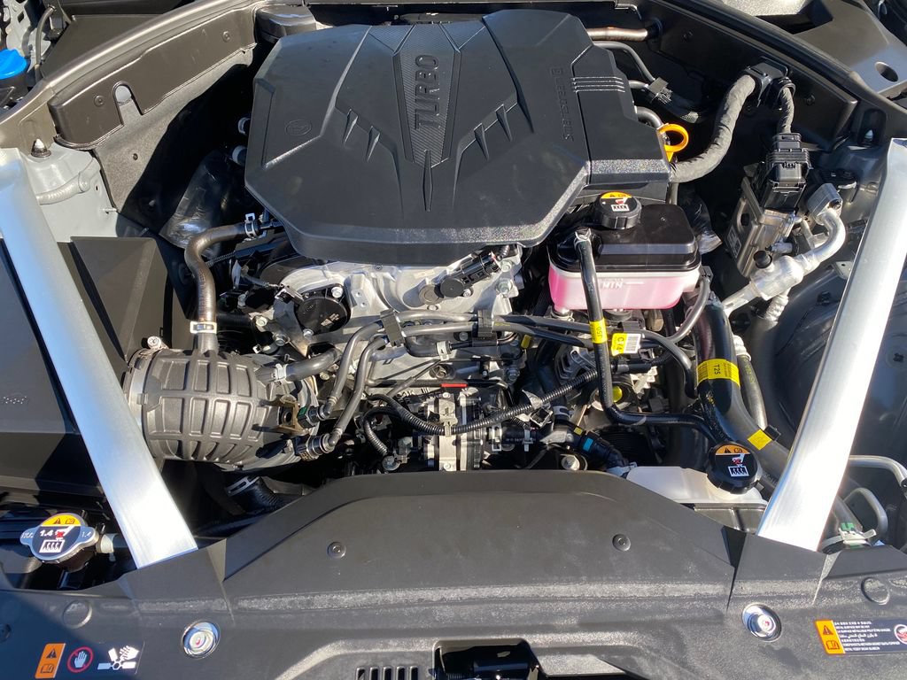 Certified 2025 Genesis G70 2.5T RWD image 9