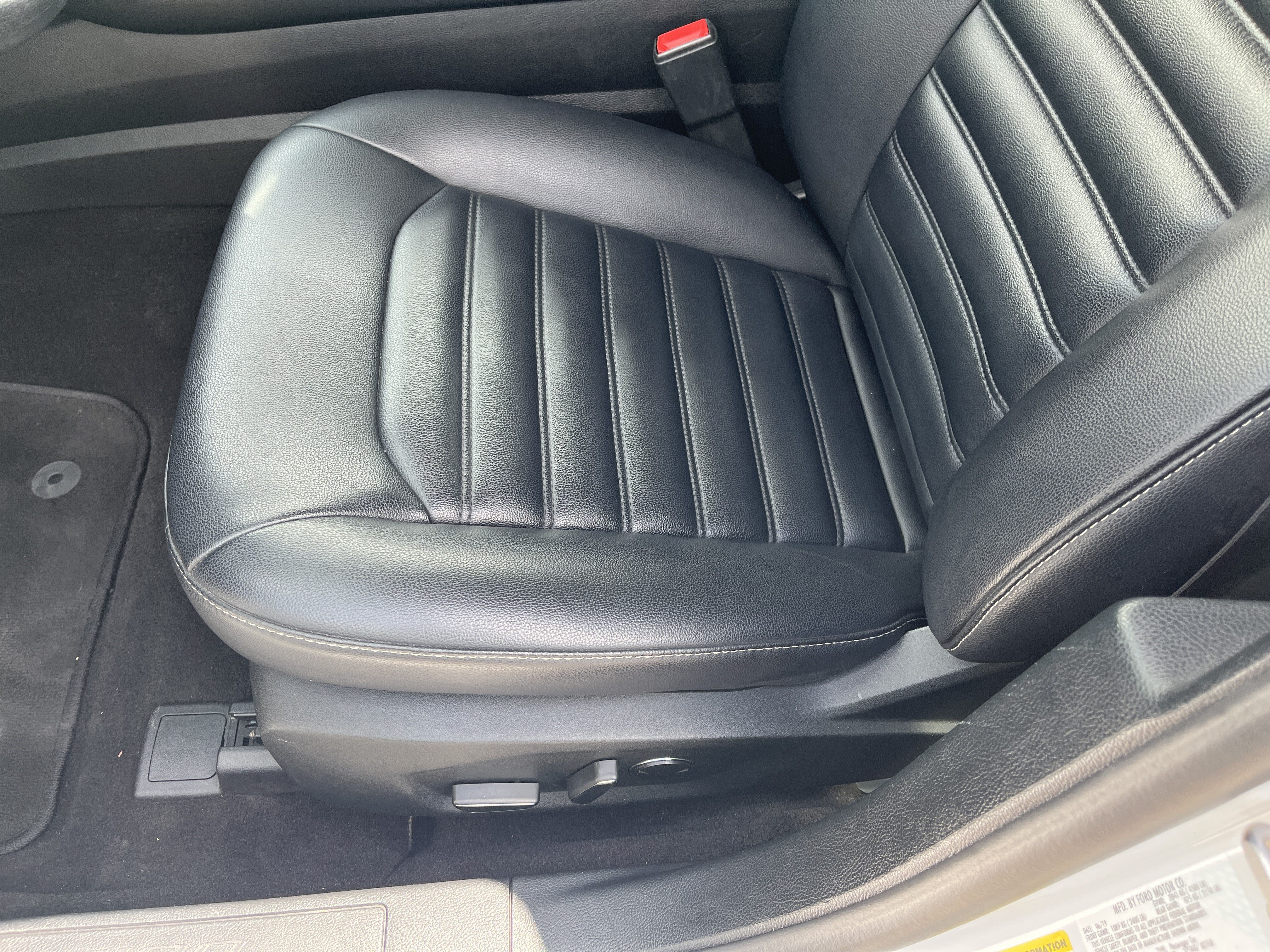 Used 2019 Ford Fusion SEL FWD image 15