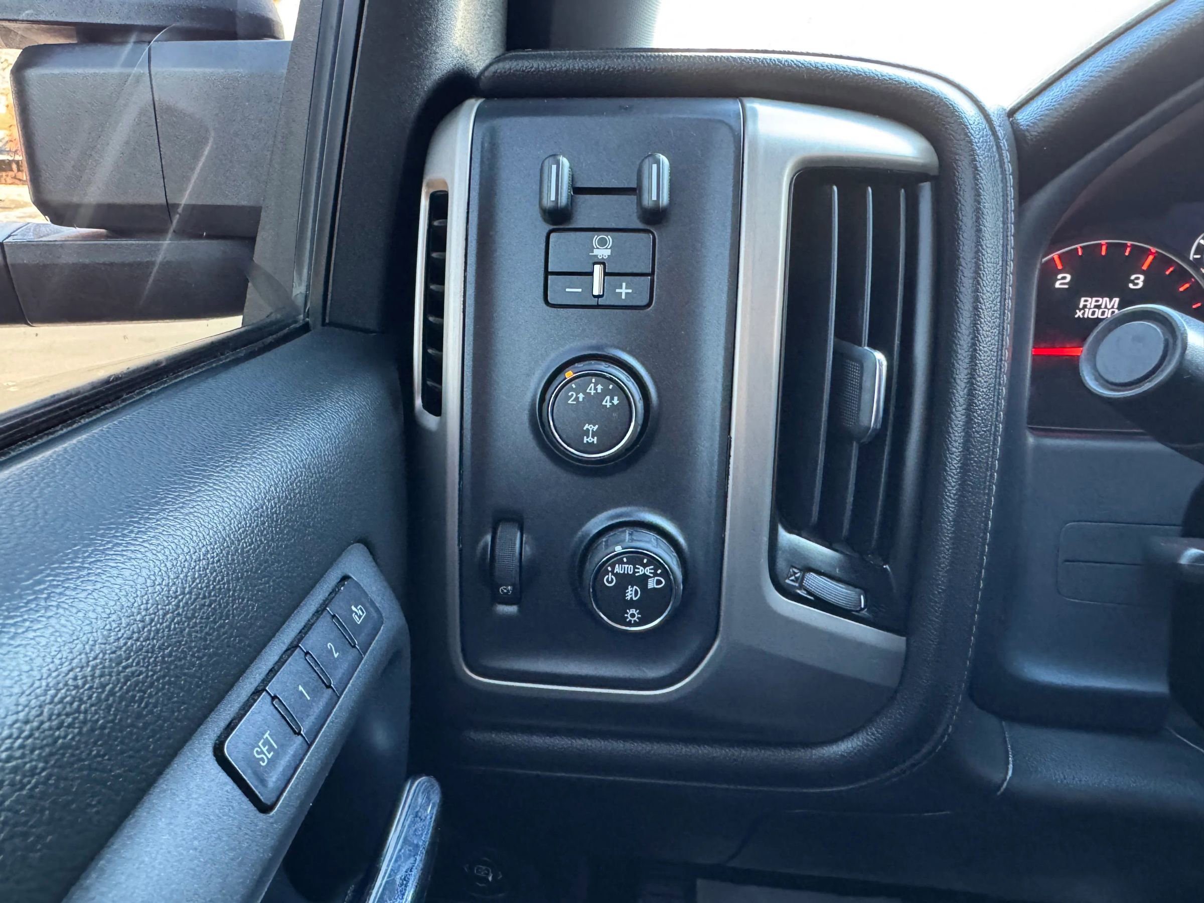 Used 2016 GMC Sierra 2500 Denali w/ Duramax Plus Package image 26