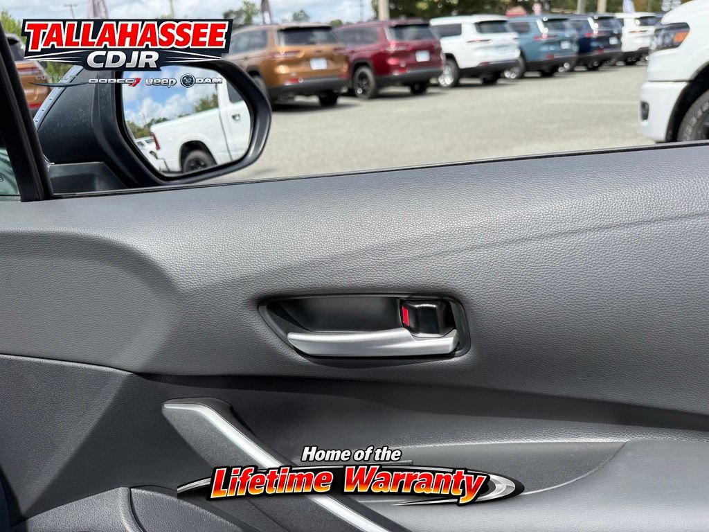 Used 2022 Toyota Corolla SE FWD image 33