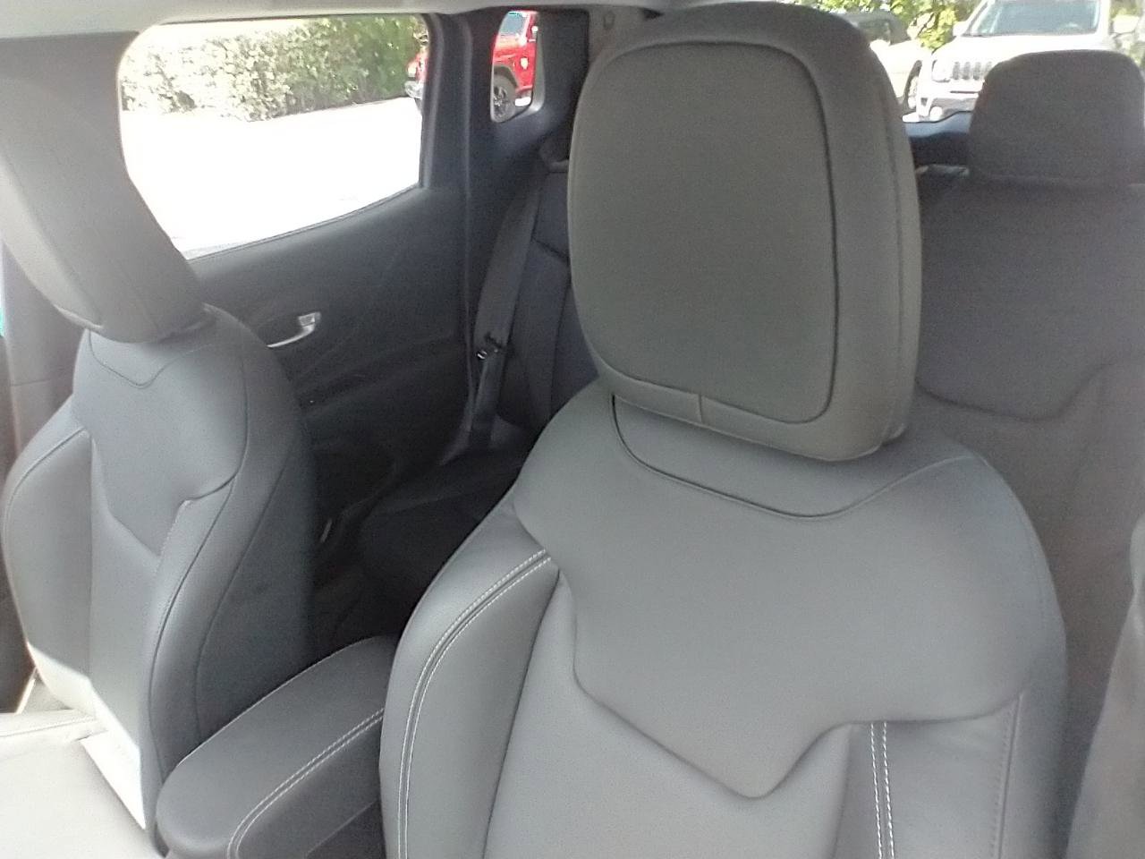 Used 2022 Jeep Renegade Limited image 20