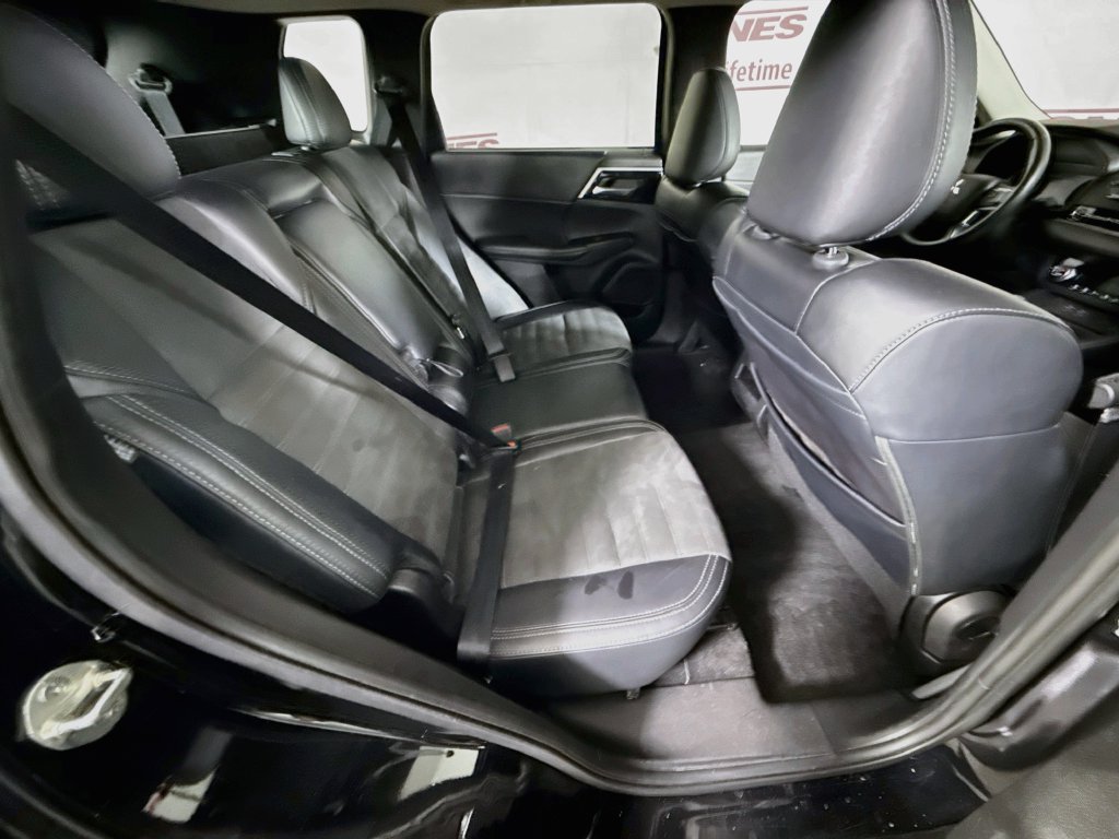 Used 2024 Mitsubishi Outlander SE AWD/4WD image 25