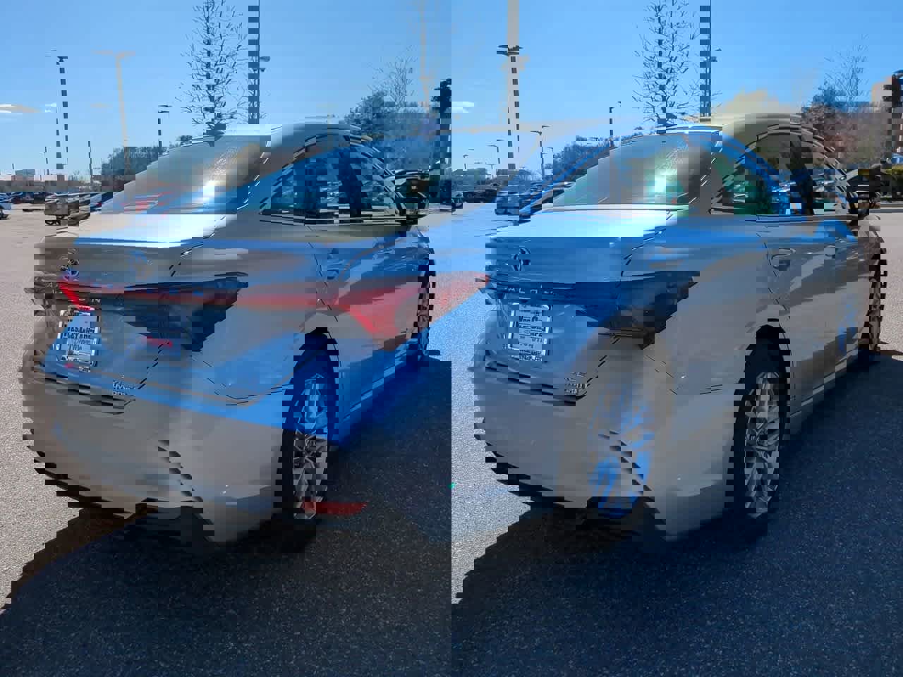 Certified 2021 Toyota Avalon XLE w/ Moonroof Package image 6