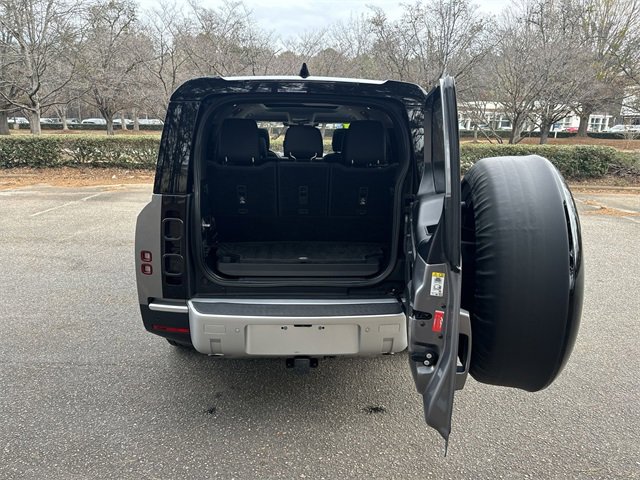 Used 2024 Land Rover Defender 130 S image 26